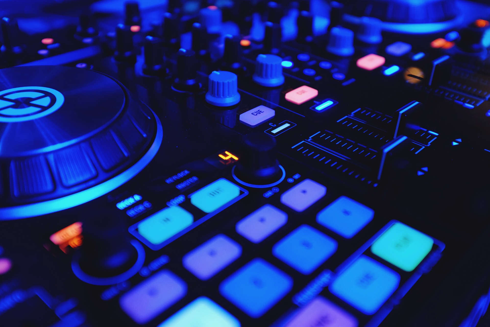 New DJing course – April 2025
